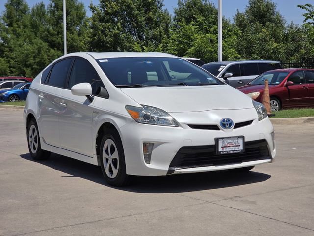 Used 2015 Toyota Prius Two FWD image 2