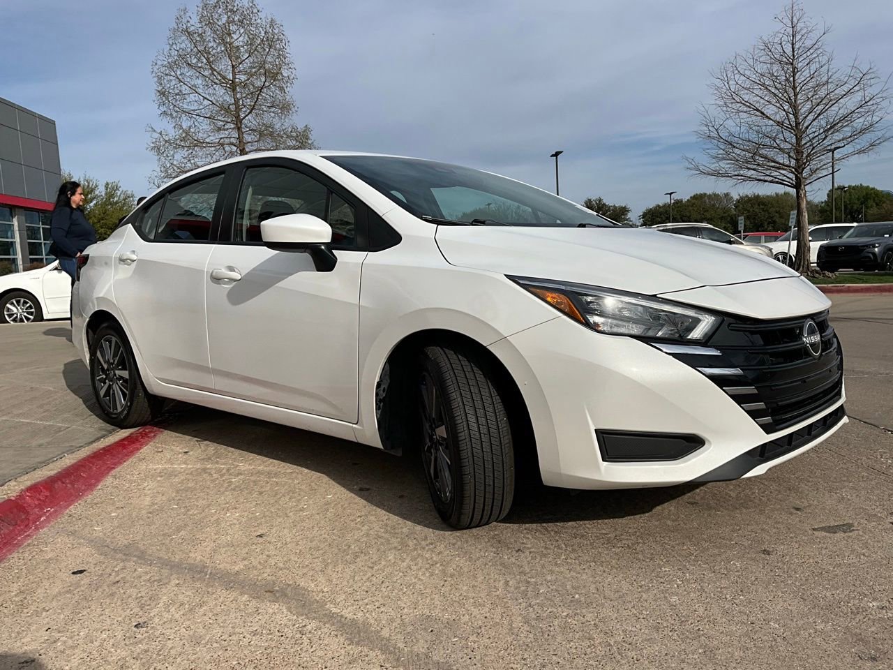Used 2025 Nissan Versa SV image 4