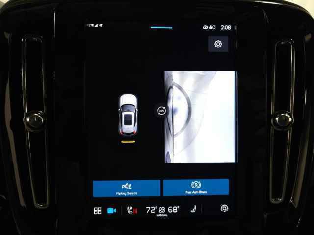 Certified 2025 Volvo XC40 B5 Ultra AWD/4WD image 30