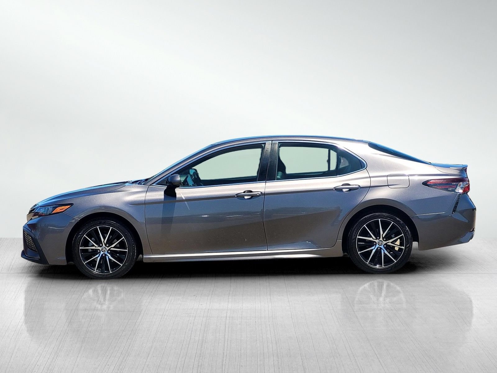 Used 2021 Toyota Camry SE FWD image 10