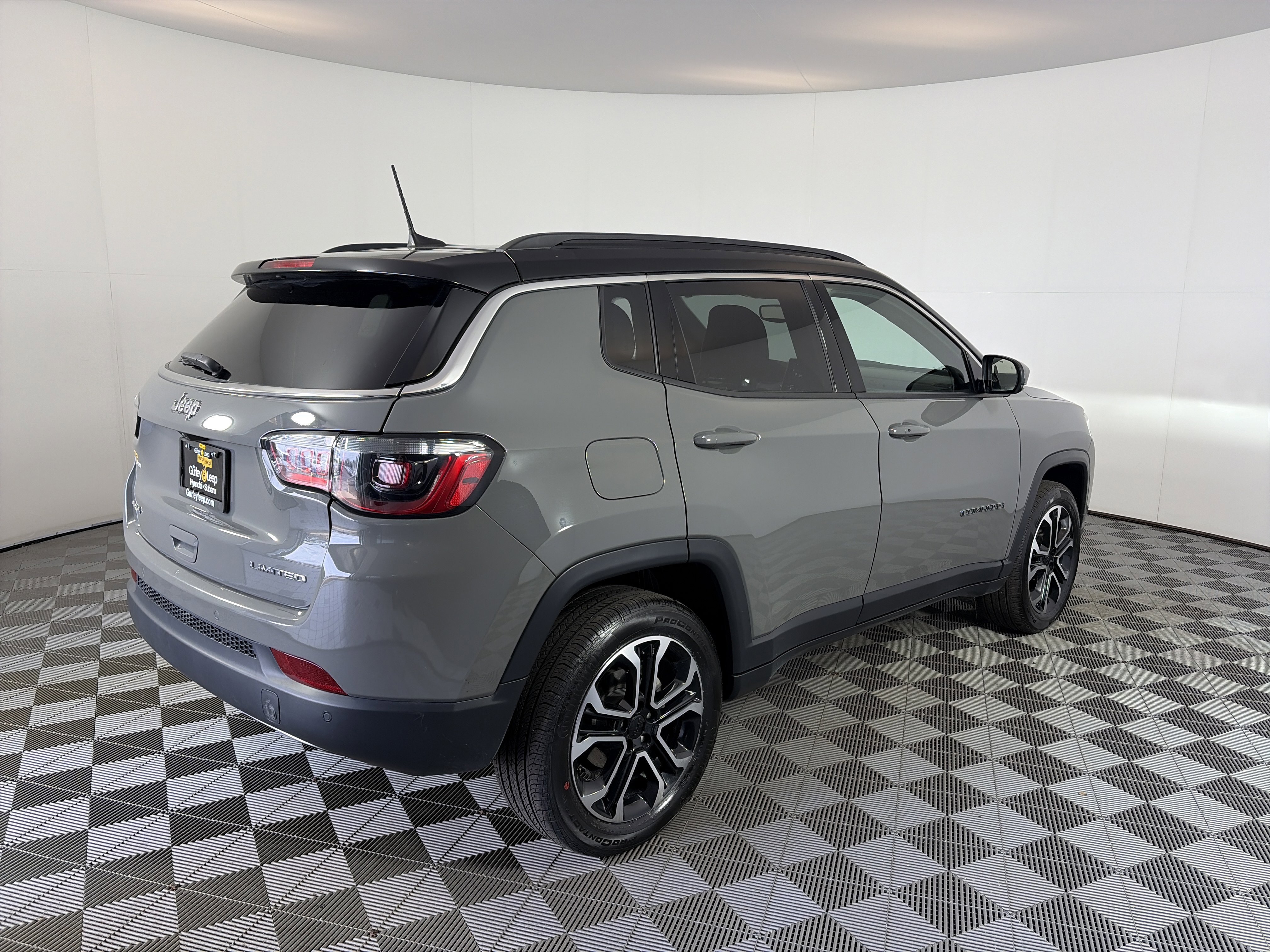 Used 2023 Jeep Compass Limited AWD/4WD image 10