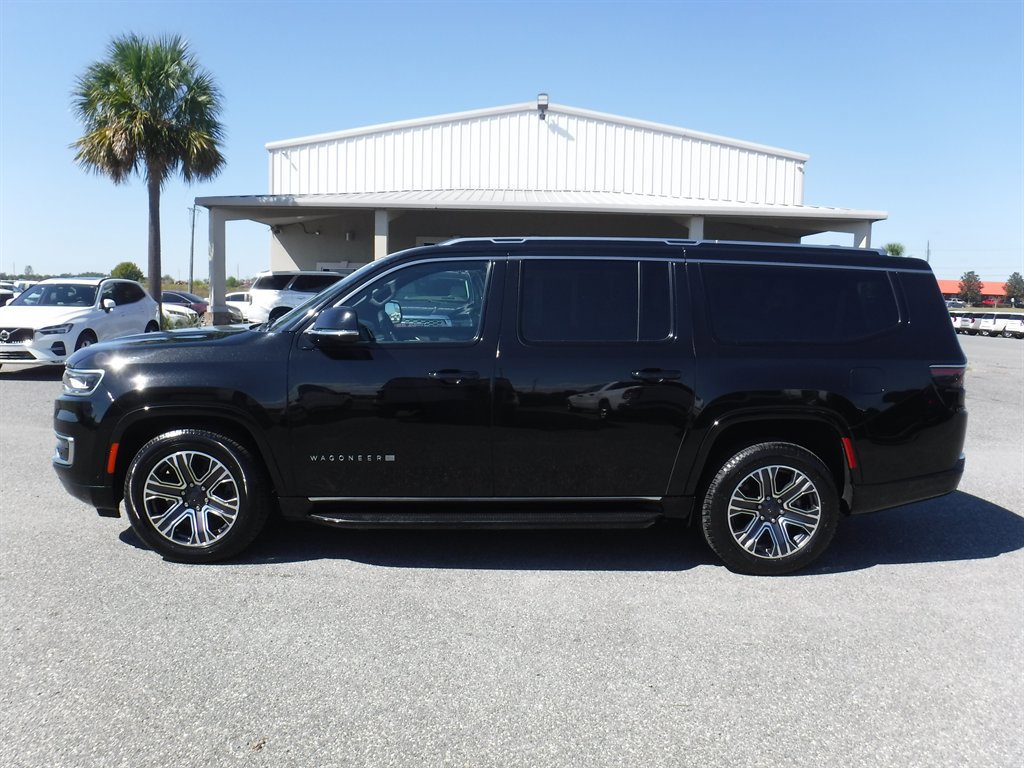 Used 2023 Jeep Wagoneer L Series II image 1