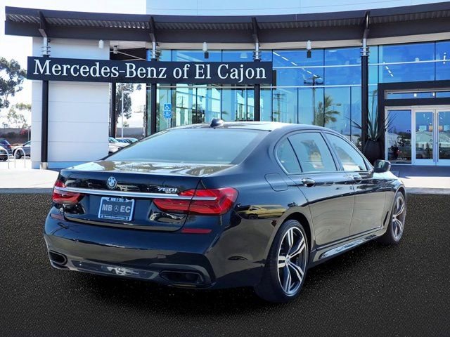 Used 2017 BMW 750i image 3