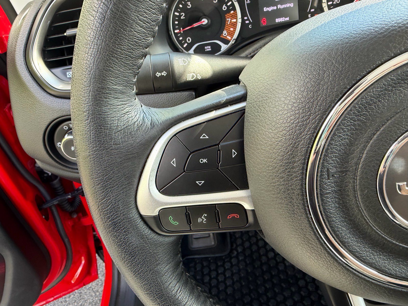 Used 2023 Jeep Renegade Latitude w/ Sun/Sound Group AWD/4WD image 29