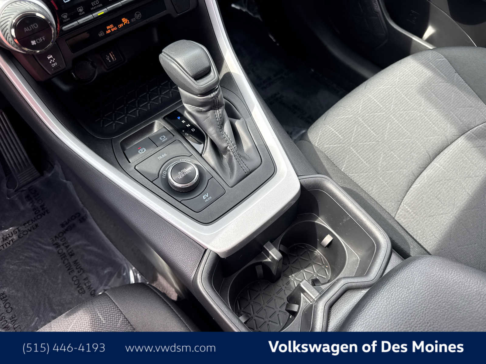 Used 2025 Toyota RAV4 XLE image 16