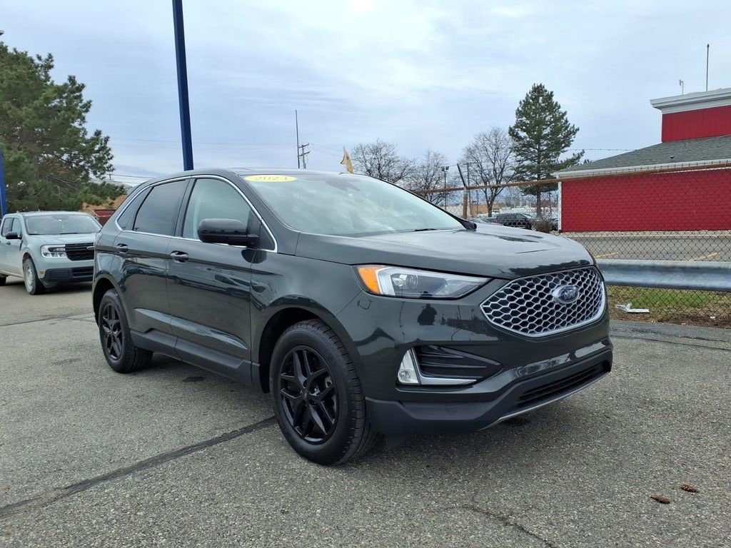 Certified 2023 Ford Edge SEL w/ Convenience Package AWD/4WD image 3