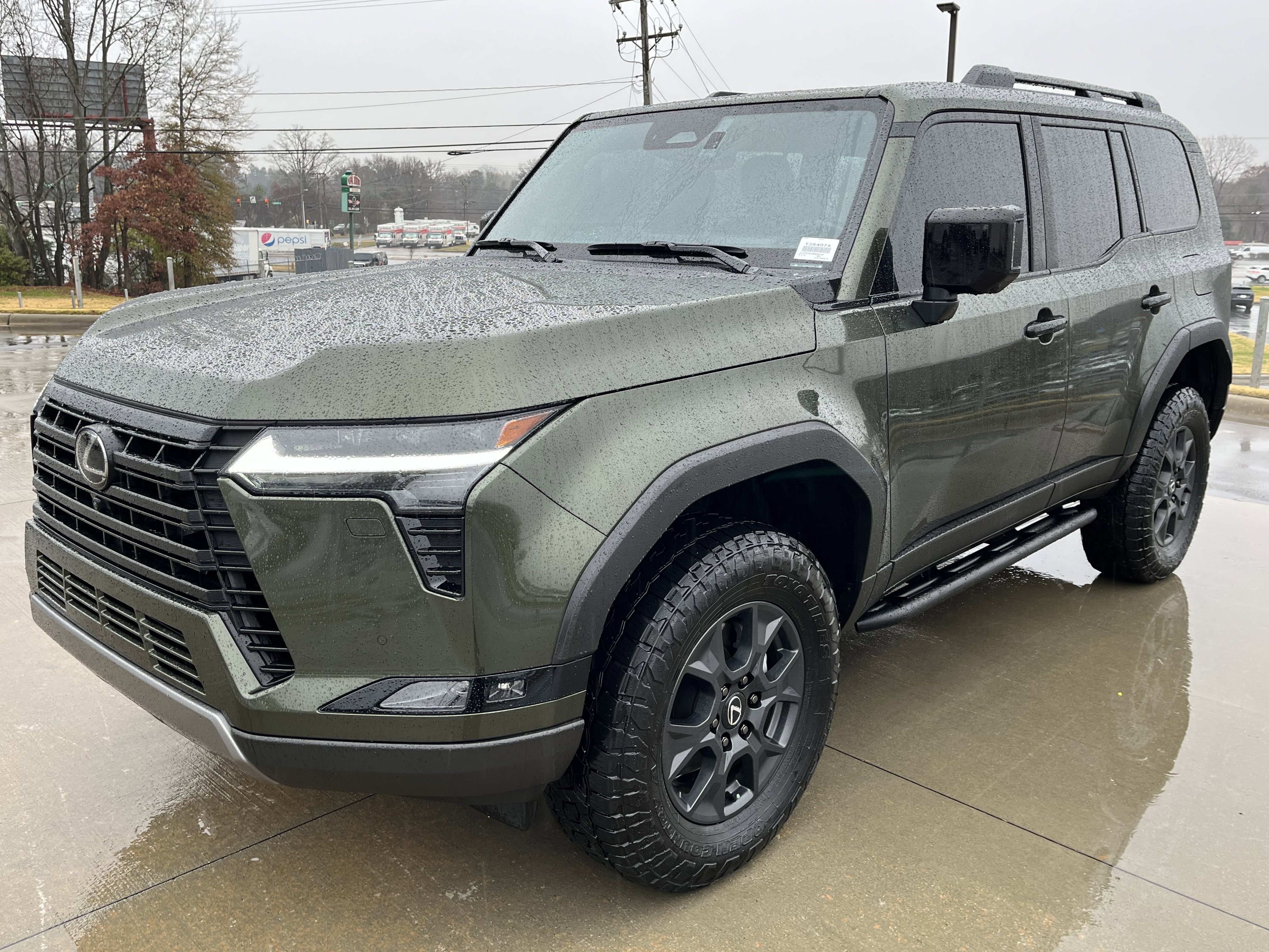 Used 2025 Lexus GX 550 w/ Accessory Package (32) image 4