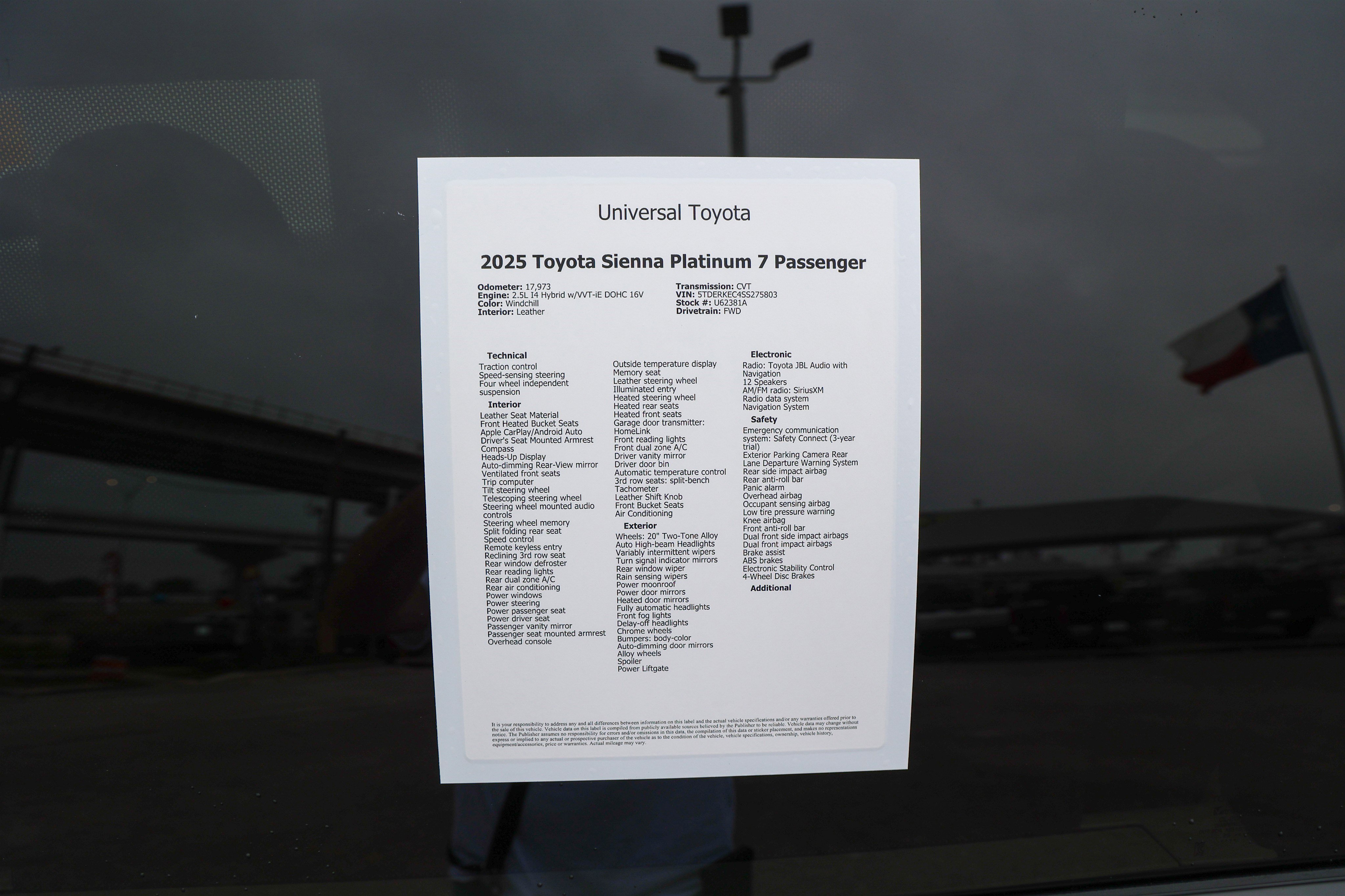Used 2025 Toyota Sienna Platinum FWD image 51