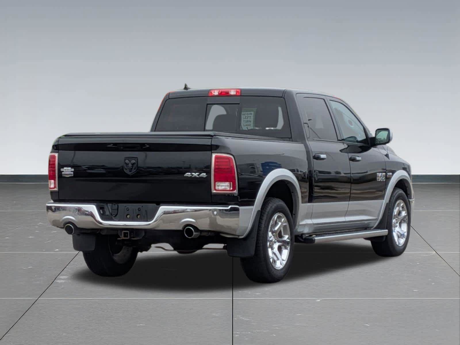Used 2016 RAM 1500 Laramie w/ Convenience Group AWD/4WD image 6