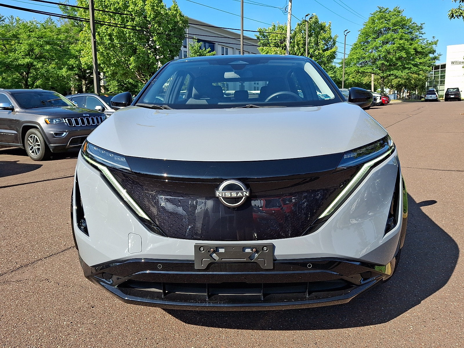 Used 2023 Nissan Ariya FWD image 2