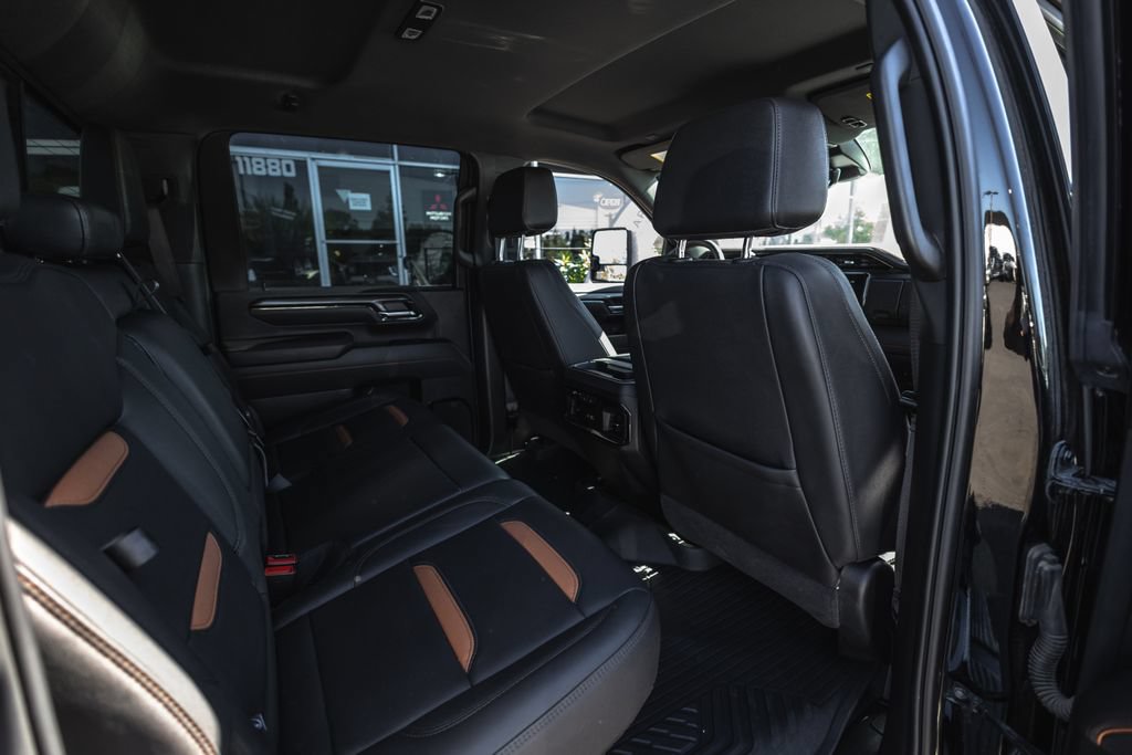 Used 2025 GMC Sierra 3500 AT4 w/ Technology Package AWD/4WD image 29