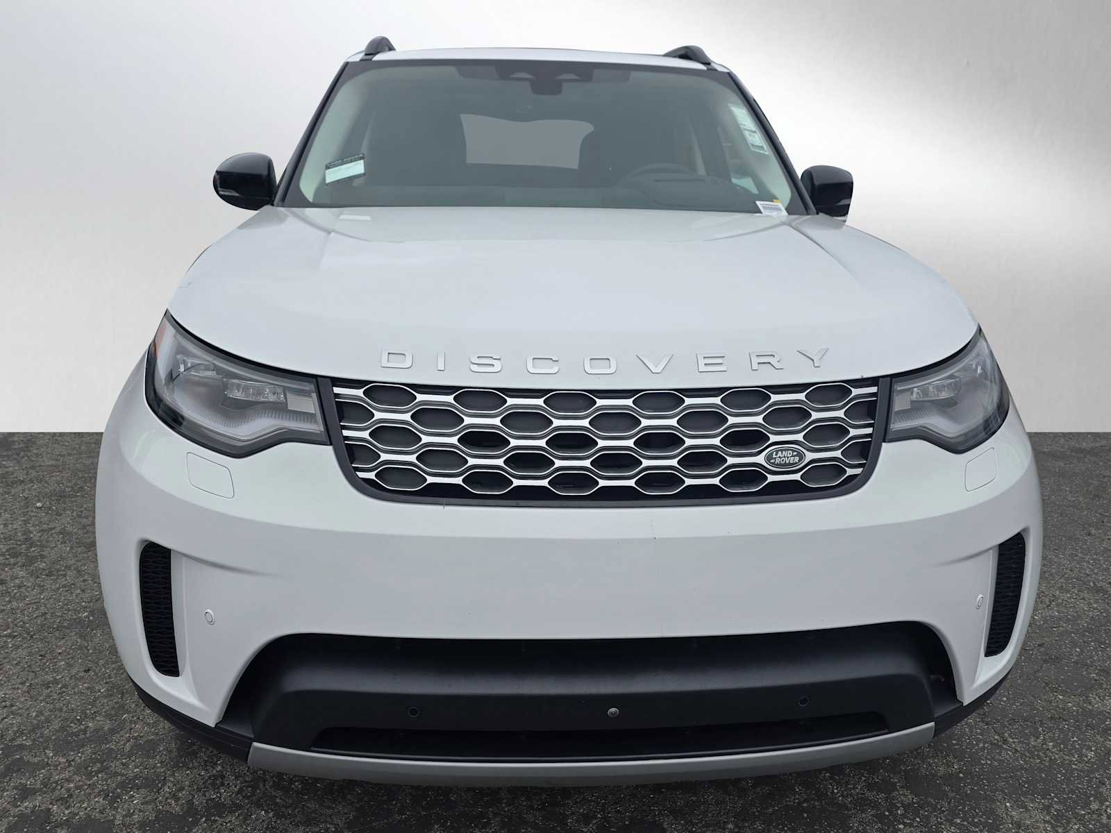 Certified 2024 Land Rover Discovery S AWD/4WD image 8