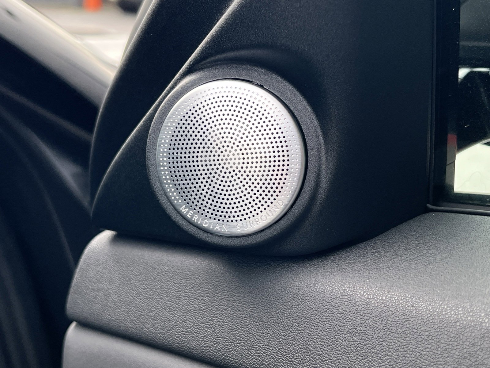 New 2025 Land Rover Range Rover Evoque Dynamic SE image 11