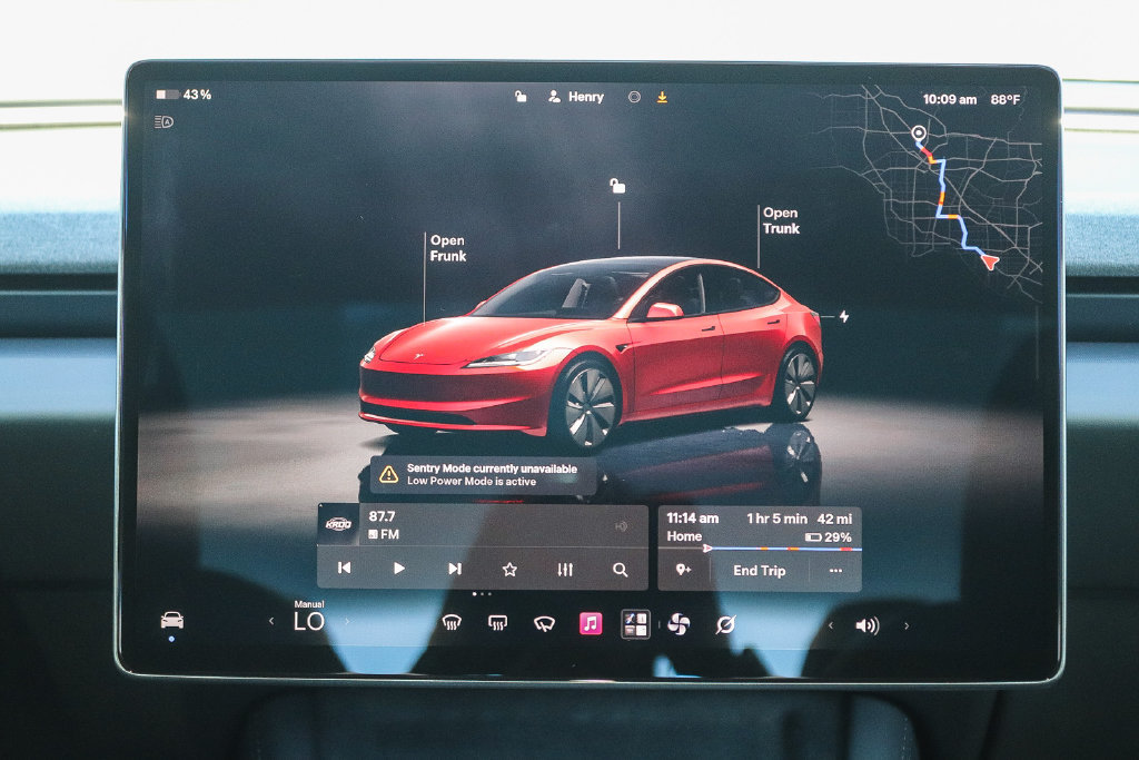 Used 2025 Tesla Model 3 Long Range RWD image 12