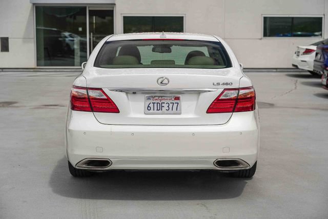 Used 2011 Lexus LS 460 w/ Comfort Pkg image 3
