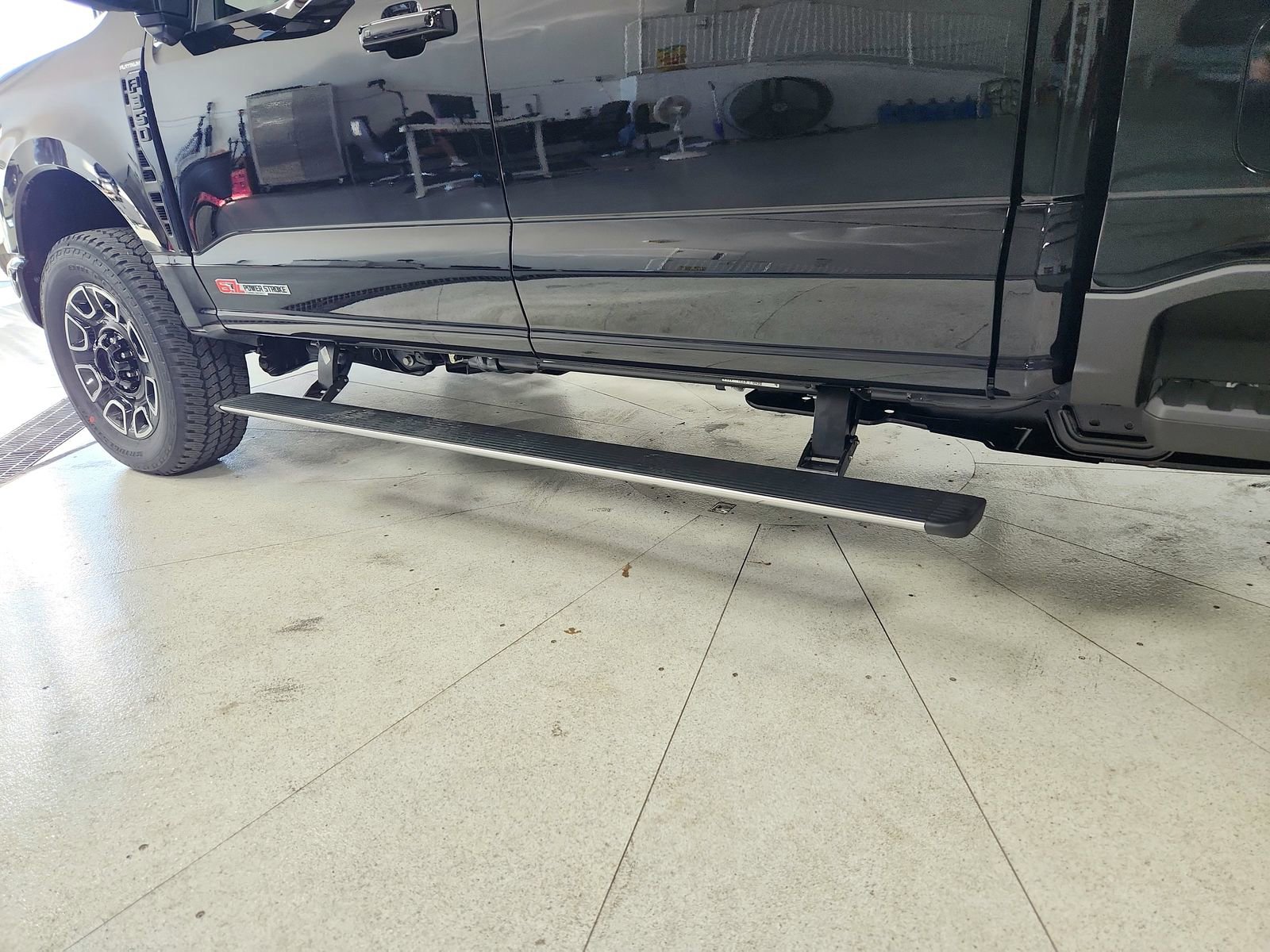 New 2026 Ford F350 Platinum w/ FX4 Off-Road Package image 48