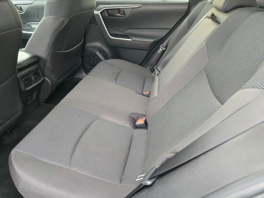 Used 2024 Toyota RAV4 LE AWD/4WD image 15