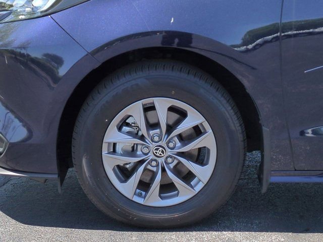 Certified 2025 Toyota Sienna LE w/ LE Plus Package AWD/4WD image 7
