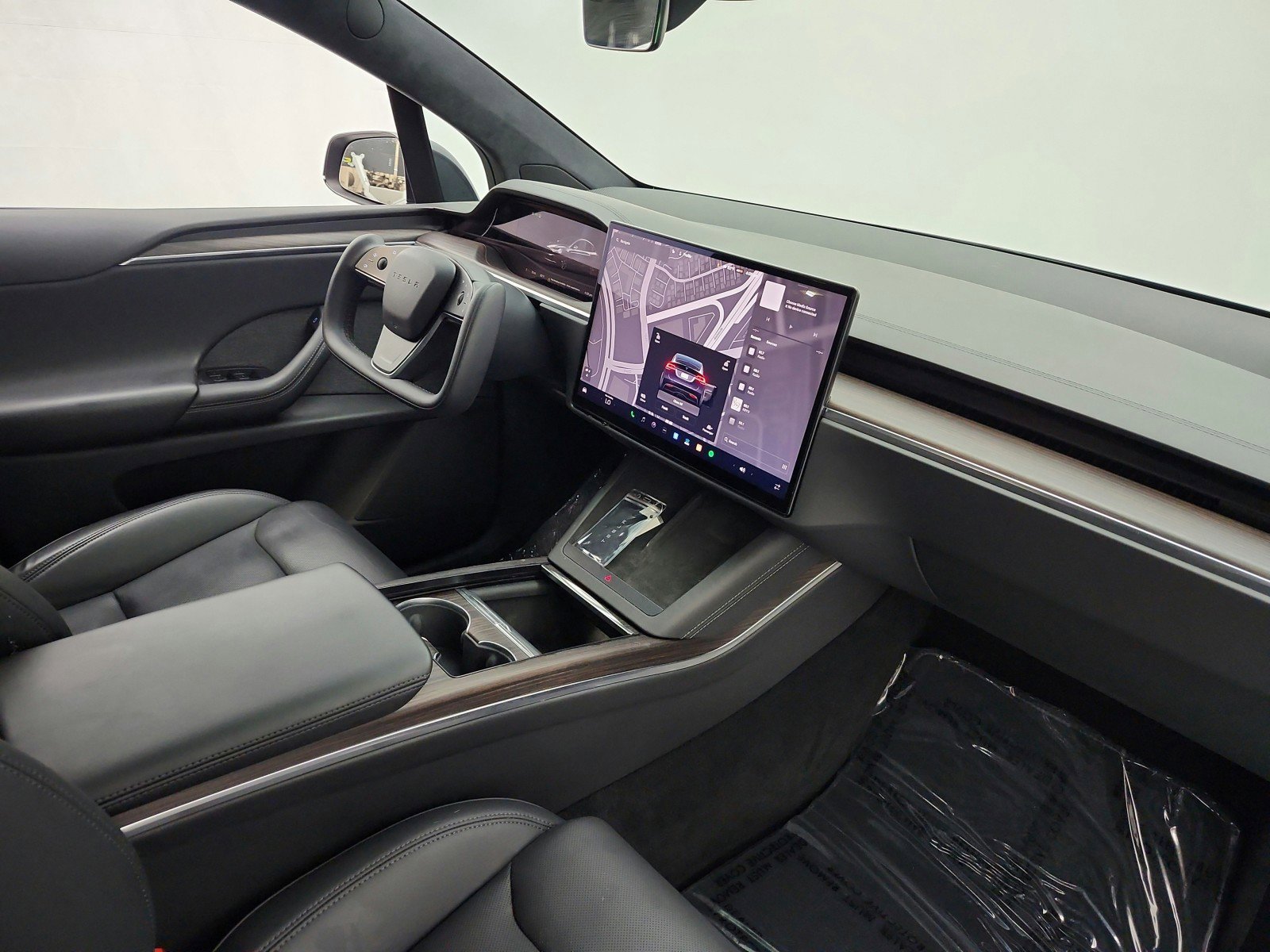 Used 2025 Tesla Model X image 18
