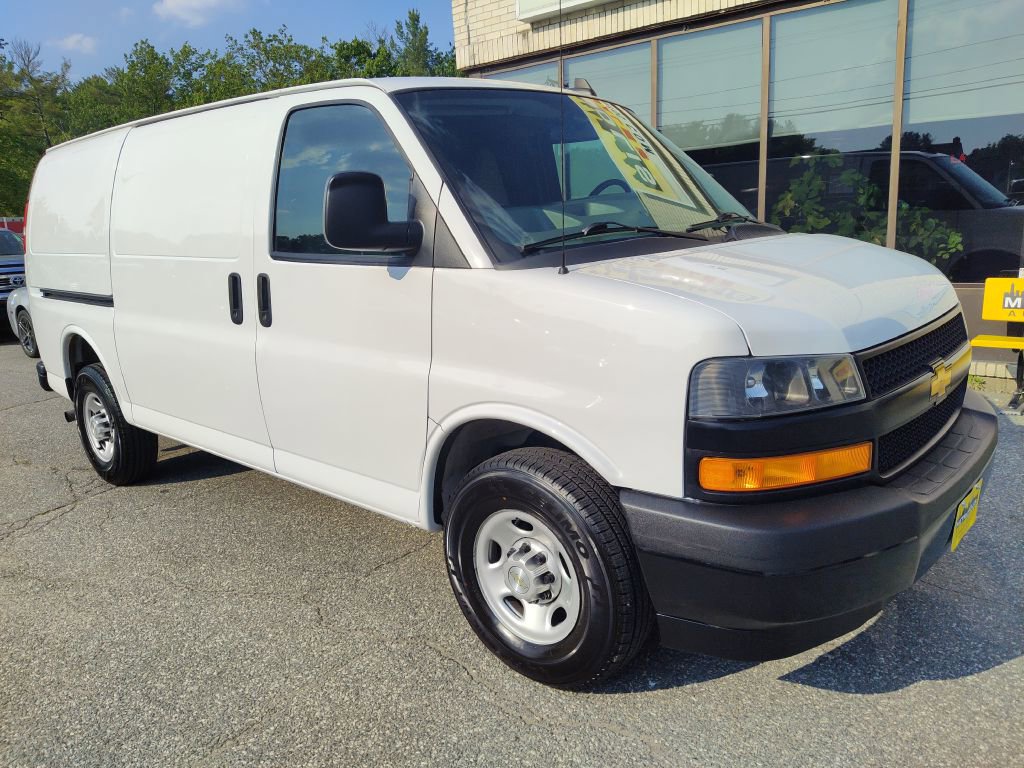 Used 2021 Chevrolet Express 2500 w/ Driver Convenience Package RWD image 2