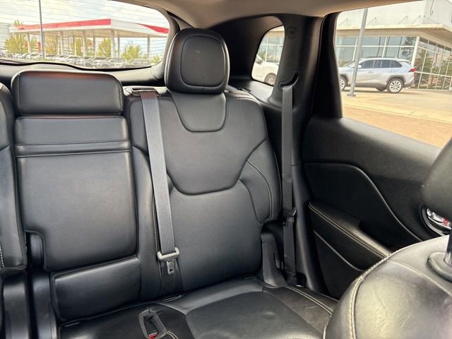 Used 2015 Jeep Cherokee Limited w/ Luxury Group AWD/4WD image 24