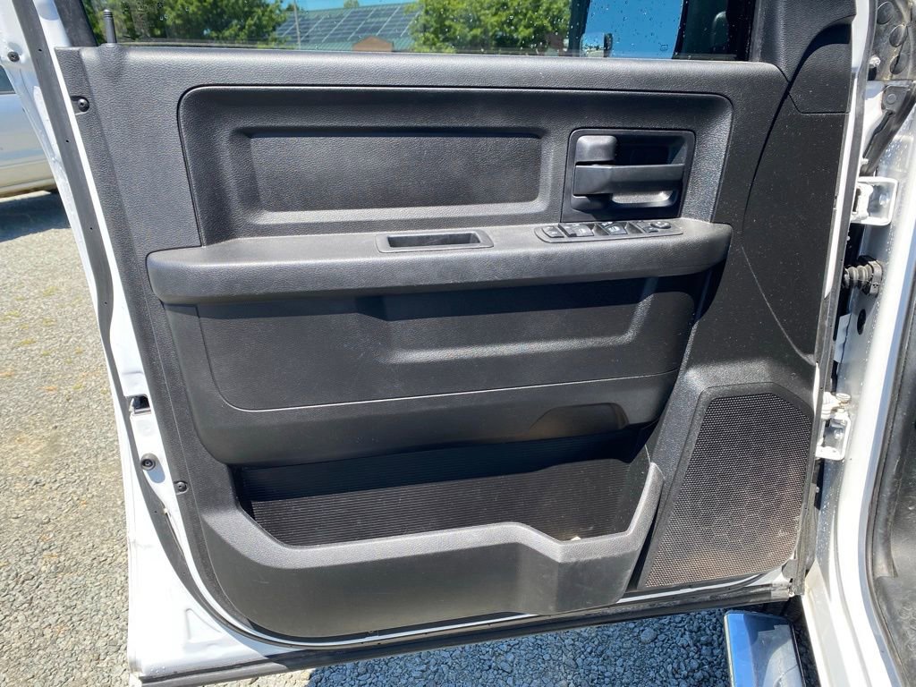 Used 2018 RAM 1500 Express AWD/4WD image 9