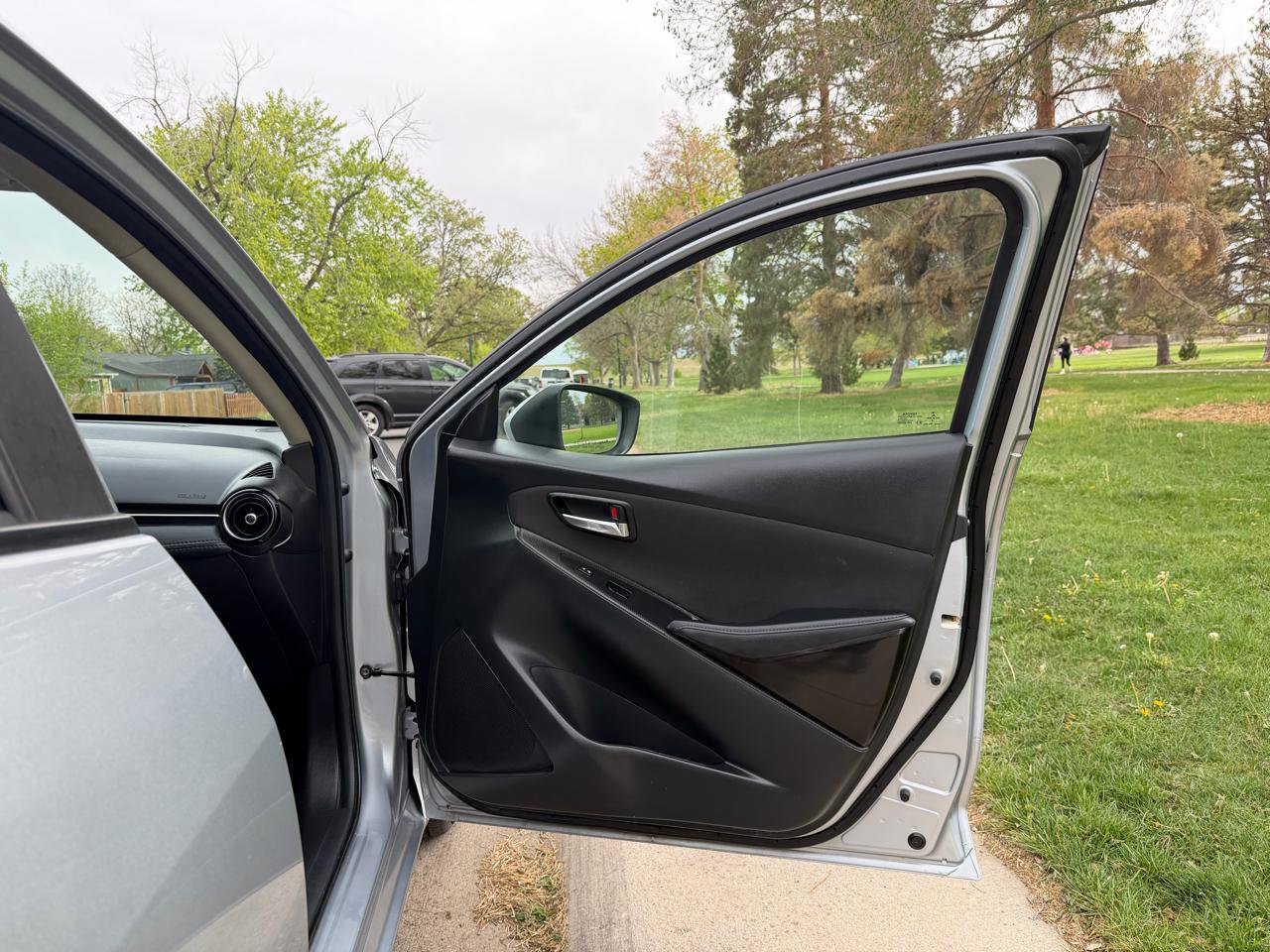 Used 2017 Toyota Yaris iA FWD image 16