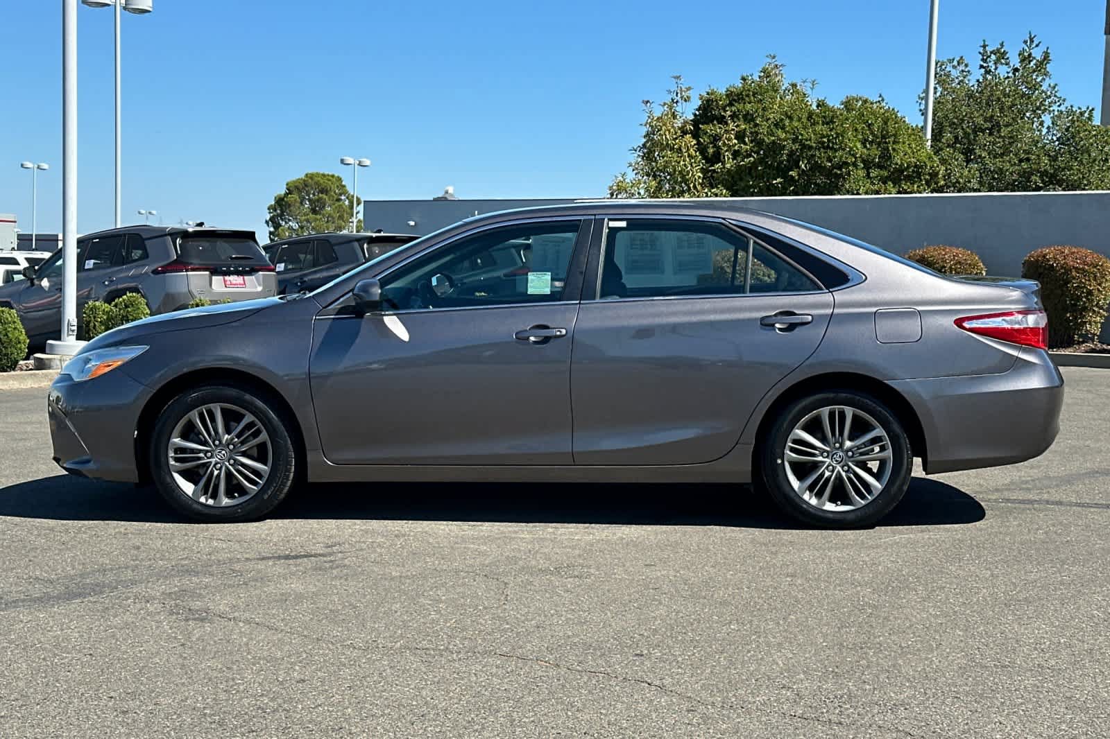 Used 2016 Toyota Camry LE FWD image 9