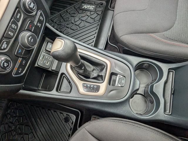Used 2016 Jeep Cherokee 75th Anniversary FWD image 18
