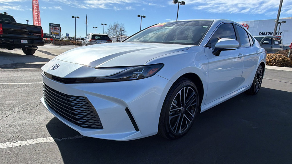 Used 2025 Toyota Camry XLE image 7