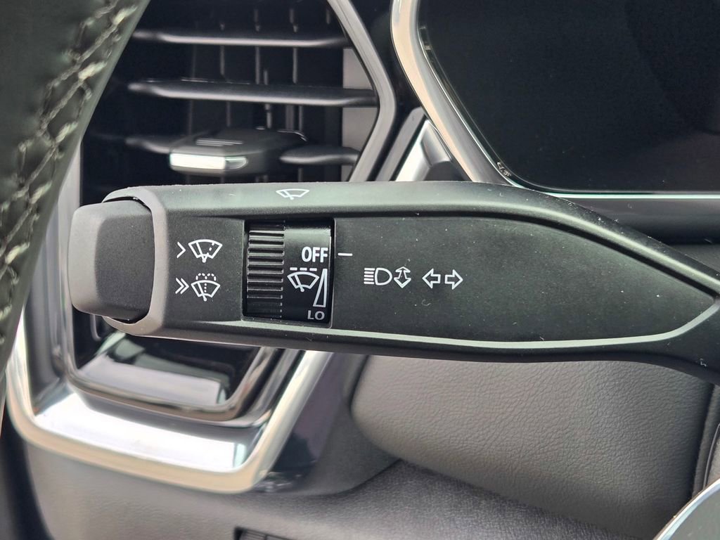 New 2026 GMC Canyon Elevation w/ Convenience Package image 30