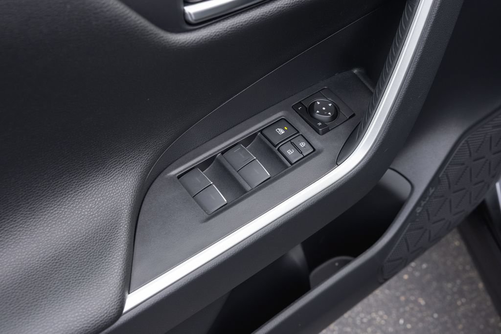 Certified 2025 Toyota RAV4 XSE AWD/4WD image 9