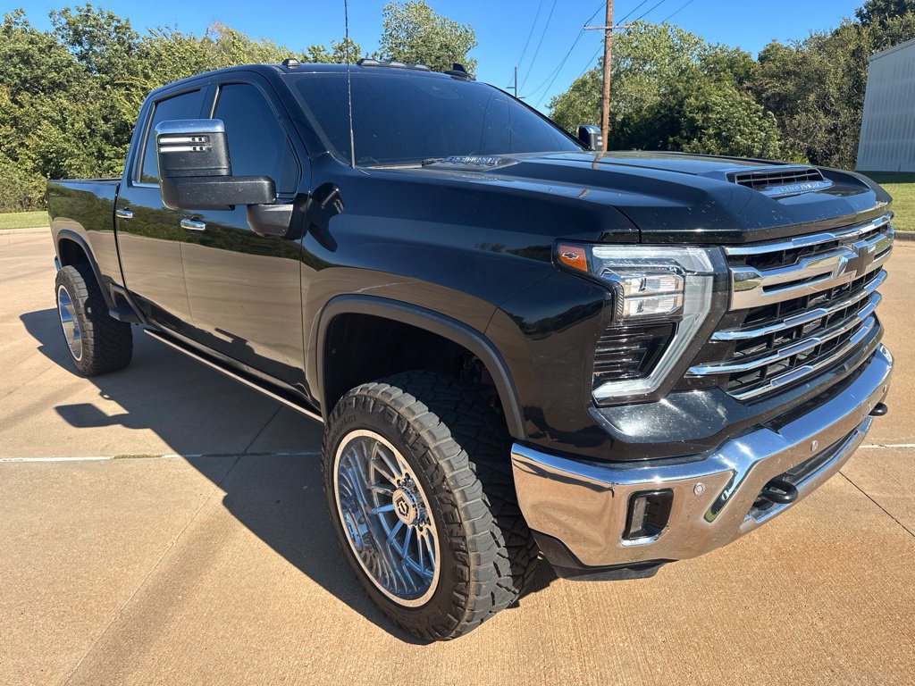 Used 2024 Chevrolet Silverado 2500 LTZ w/ LTZ Premium Package AWD/4WD image 15