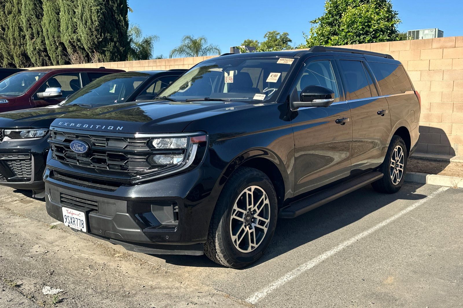 Used 2025 Ford Expedition Max Active AWD/4WD image 2
