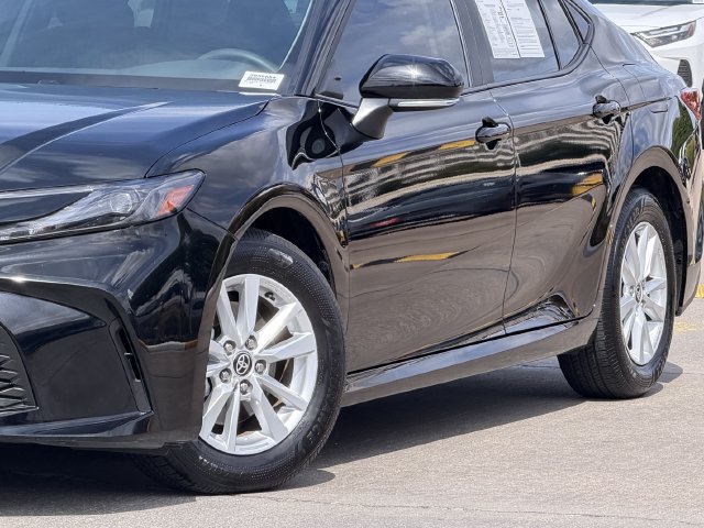 Used 2026 Toyota Camry LE FWD image 11