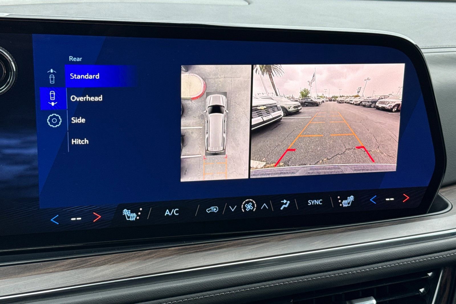 Used 2025 Chevrolet Suburban Z71 AWD/4WD image 23