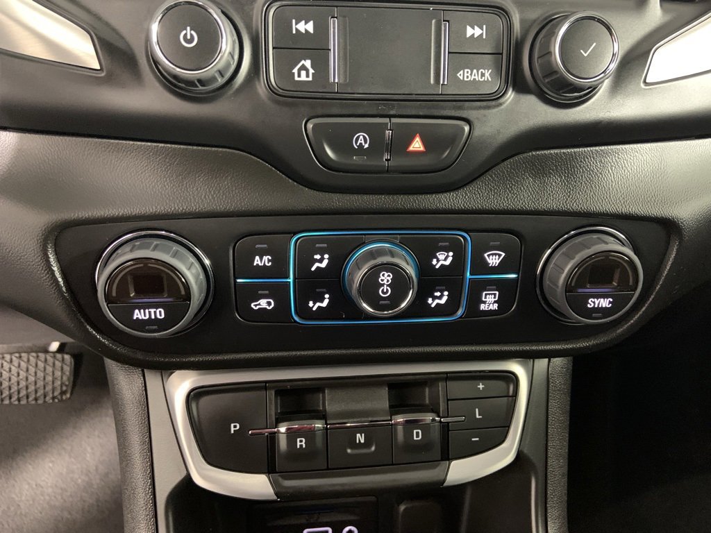 Used 2022 GMC Terrain SLT image 13