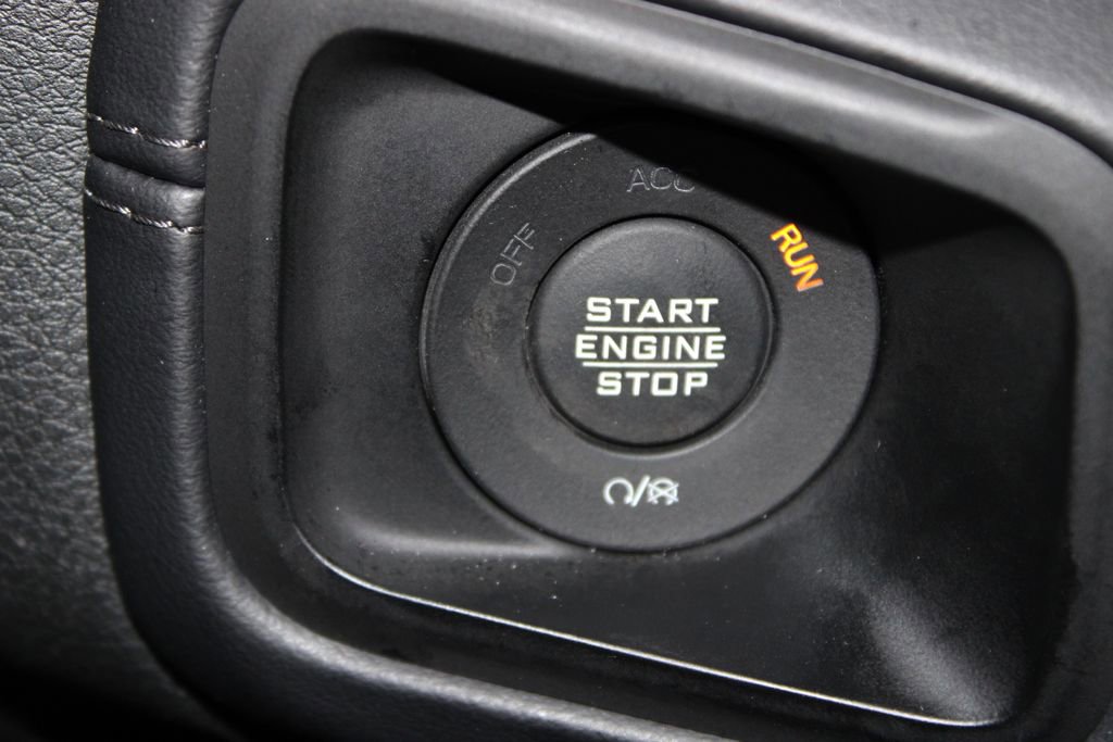 Used 2025 Jeep Wrangler Unlimited Sahara image 26