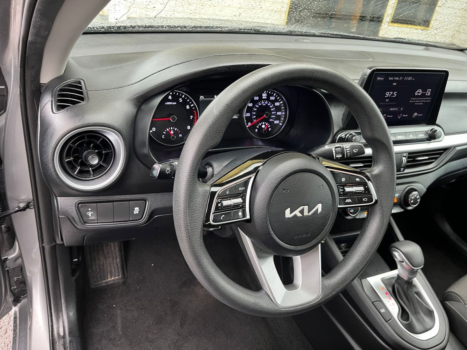 Used 2024 Kia Forte LXS image 31