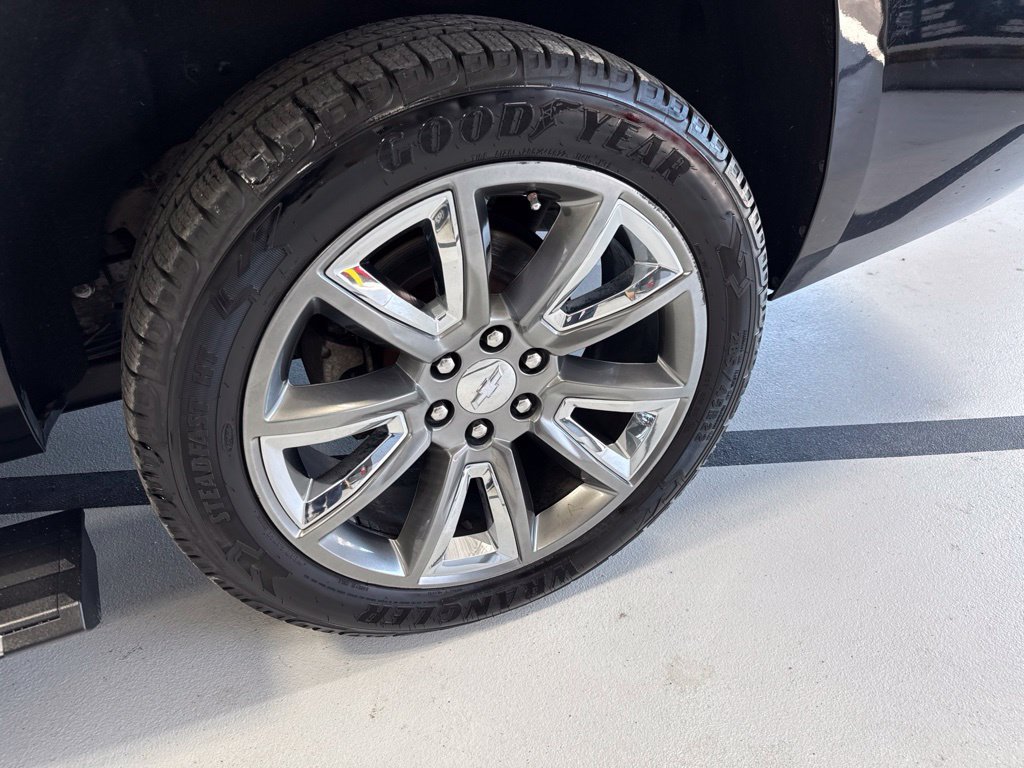 Used 2015 Chevrolet Suburban LTZ AWD/4WD image 11