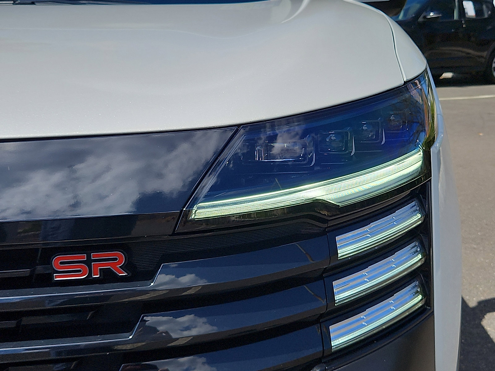 Certified 2025 Nissan Kicks SR image 9