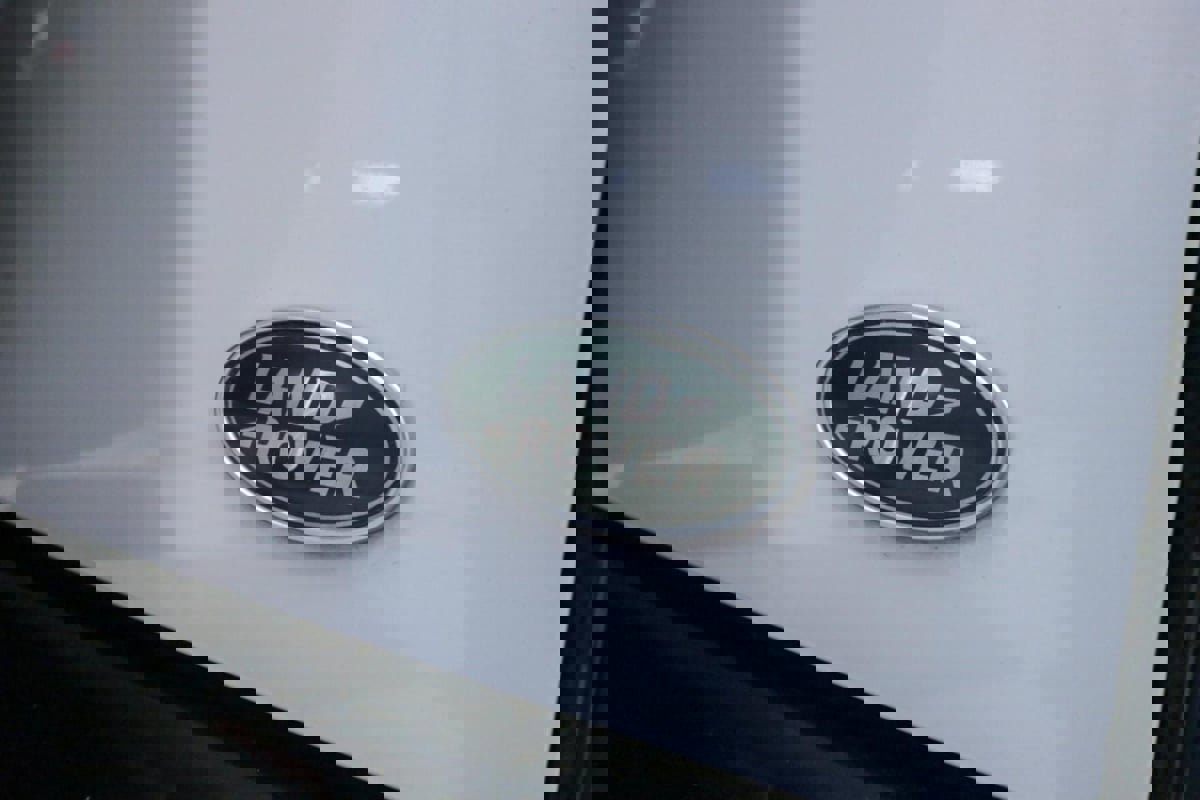 Used 2023 Land Rover Defender 110 V8 image 37