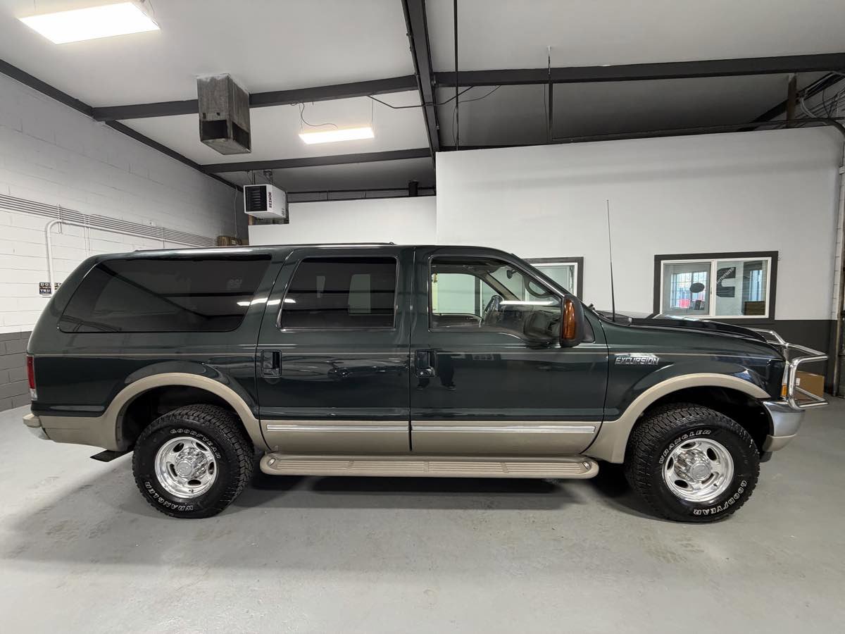 Used 2002 Ford Excursion Limited RWD image 4