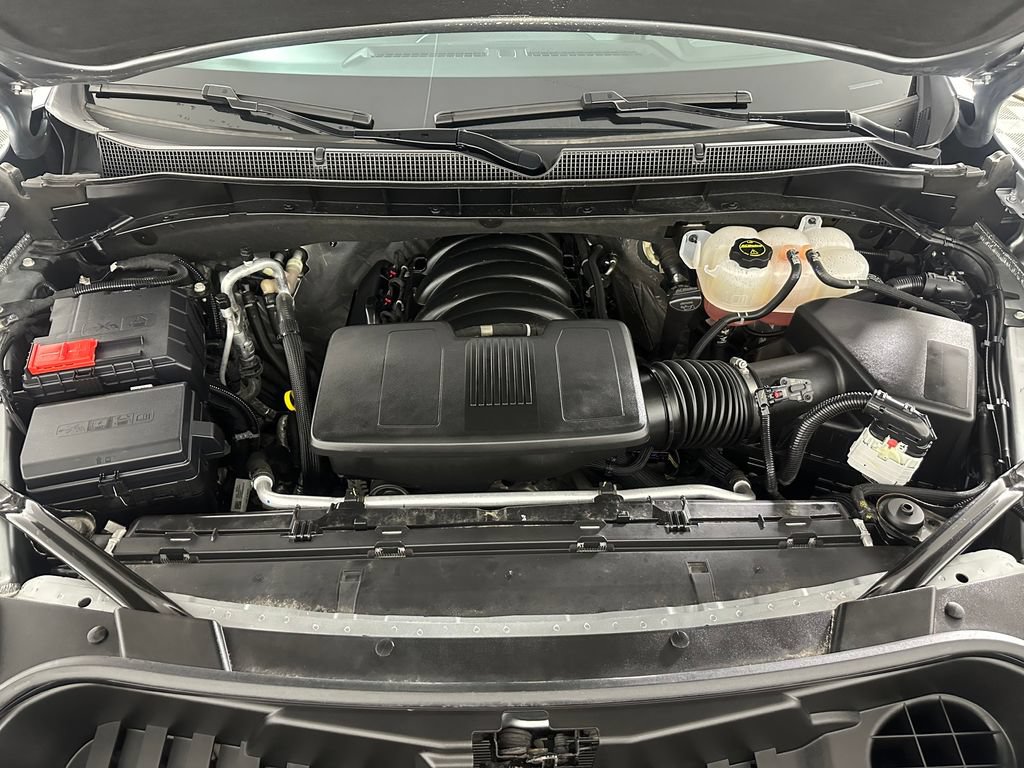 Used 2025 Chevrolet Suburban Premier AWD/4WD image 36