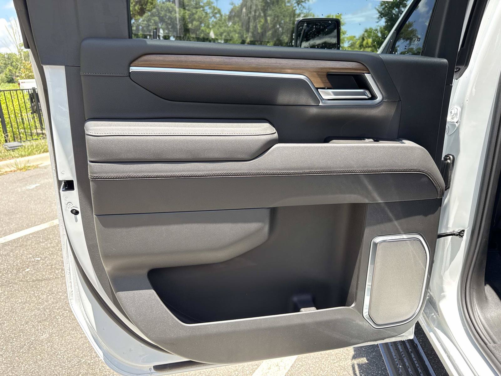 New 2026 Chevrolet Silverado 2500 High Country w/ High Country Premium Package AWD/4WD image 9