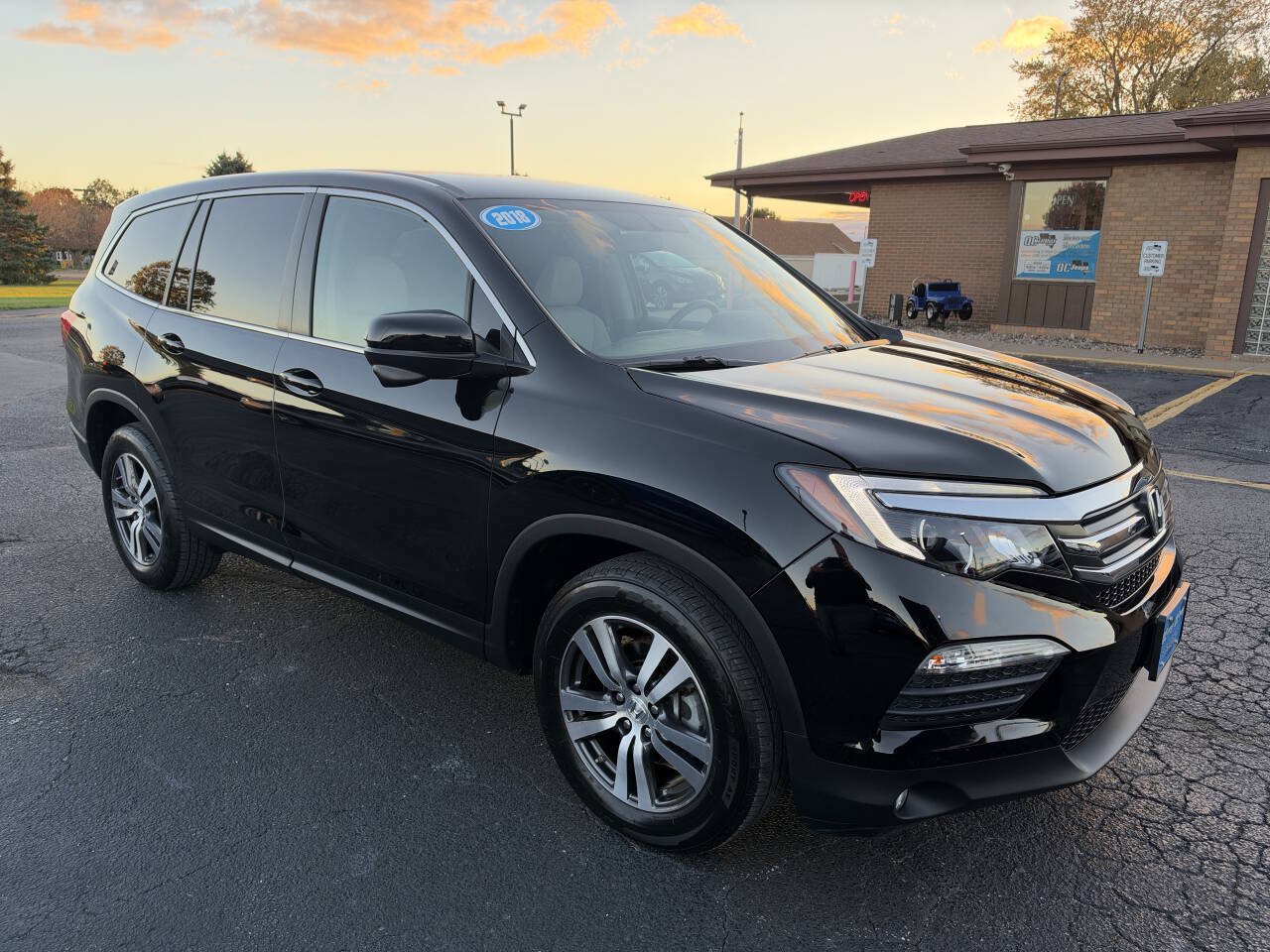 Used 2018 Honda Pilot EX image 2