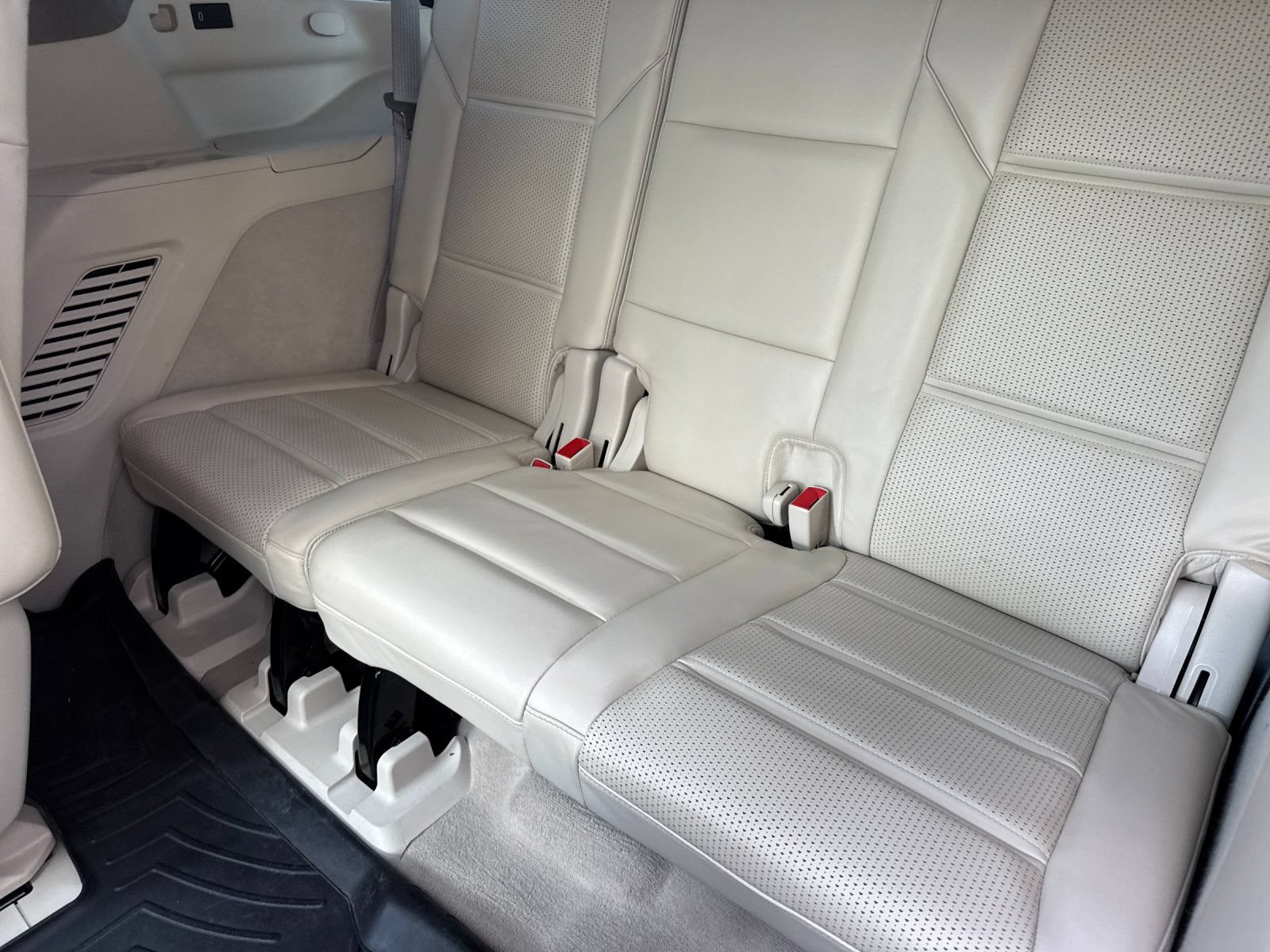 Used 2021 Cadillac Escalade Sport Platinum RWD image 16
