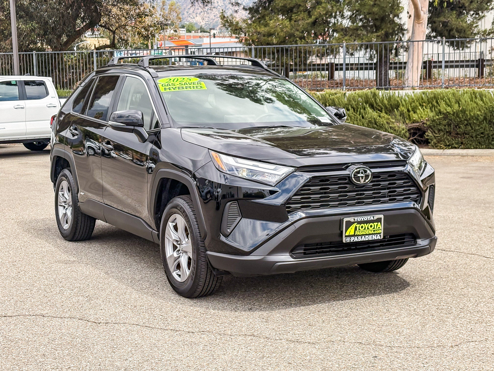 Certified 2025 Toyota RAV4 LE AWD/4WD image 3