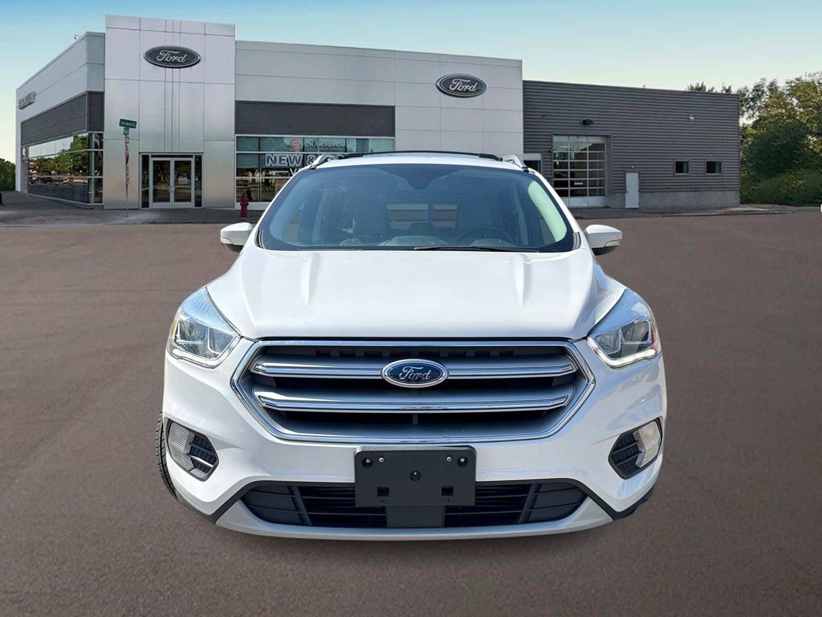 Used 2017 Ford Escape Titanium image 3