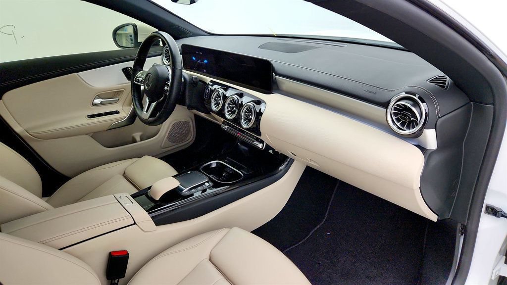 Used 2023 Mercedes-Benz CLA 250 w/ Premium Package image 25